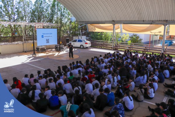 Pláticas en la Secundaria Técnica 74 T.M. y T.V. a cargo de Accel Martínez