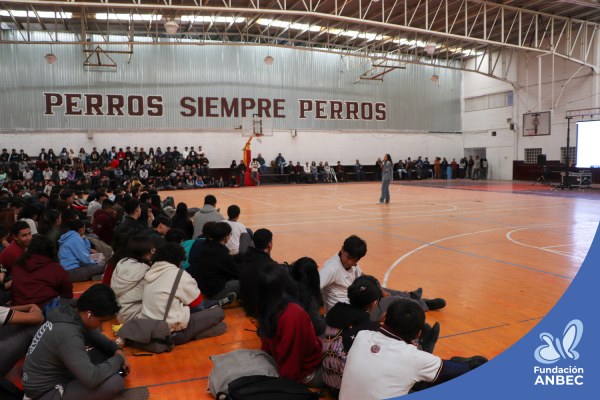 Pláticas en el CBTIS 122 a cargo de Daniela Martinez y Eric Tovar