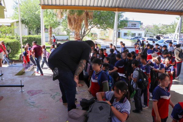 Pláticas en la Secundaria Estatal 8366 a cargo de Daniela Martínez