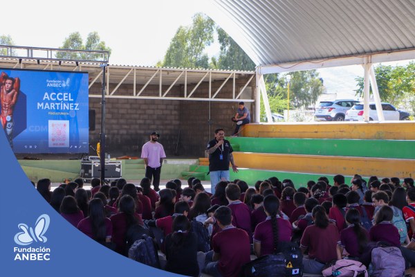Pláticas en la Secundaria Técnica 58 a cargo de Accel Martínez T.V.